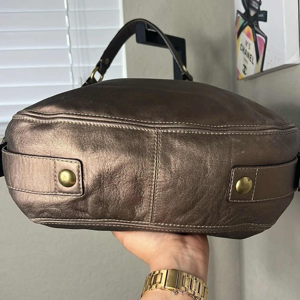 Coach EUC Bronze Leather Purse, hardly used, with inside pockets.